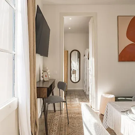 Apartament Bright With Balcony In Sagrada Familia